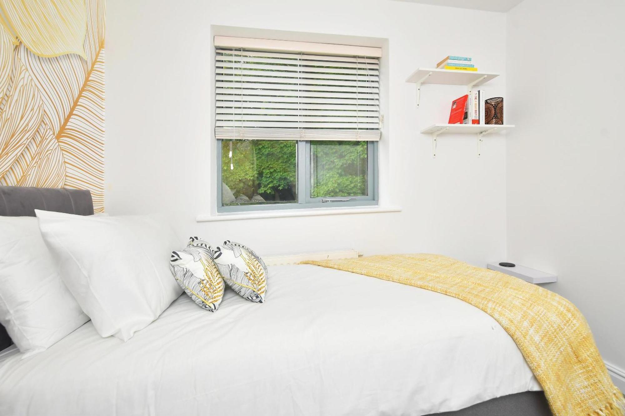 Townhouse @ Aboyne Close Бирмингам Екстериор снимка