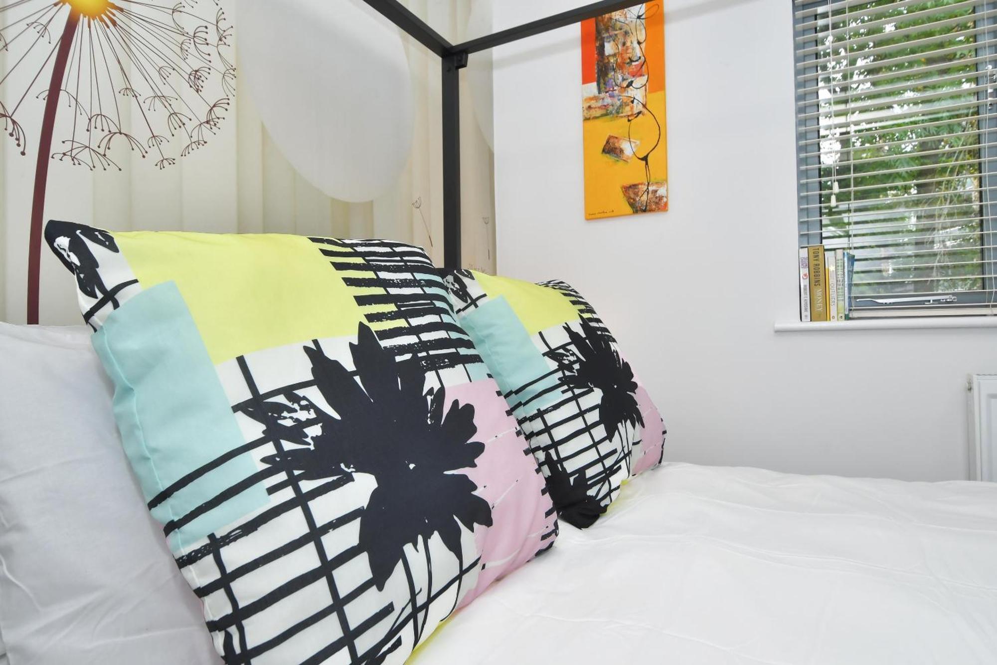 Townhouse @ Aboyne Close Бирмингам Екстериор снимка