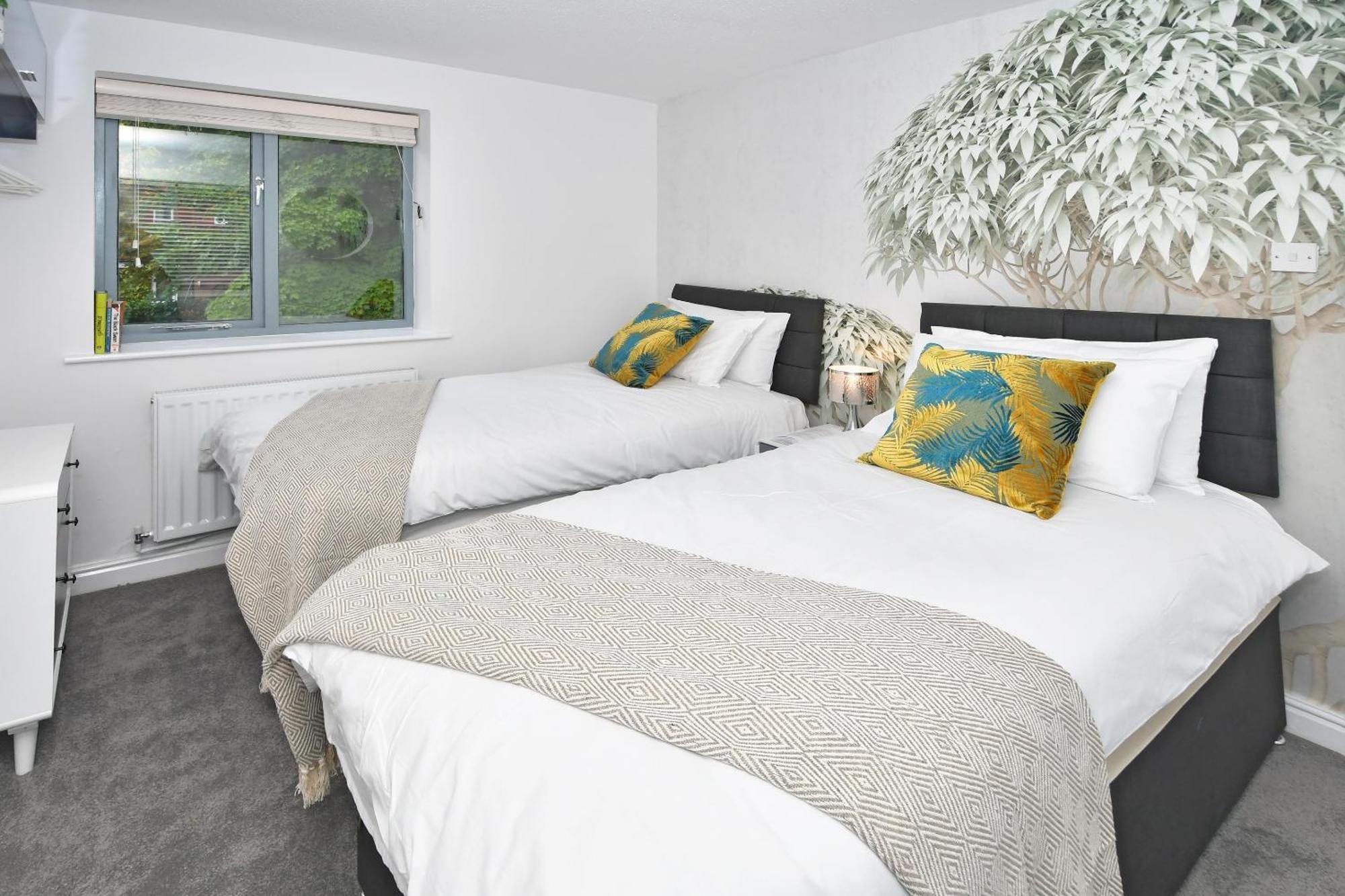 Townhouse @ Aboyne Close Бирмингам Екстериор снимка