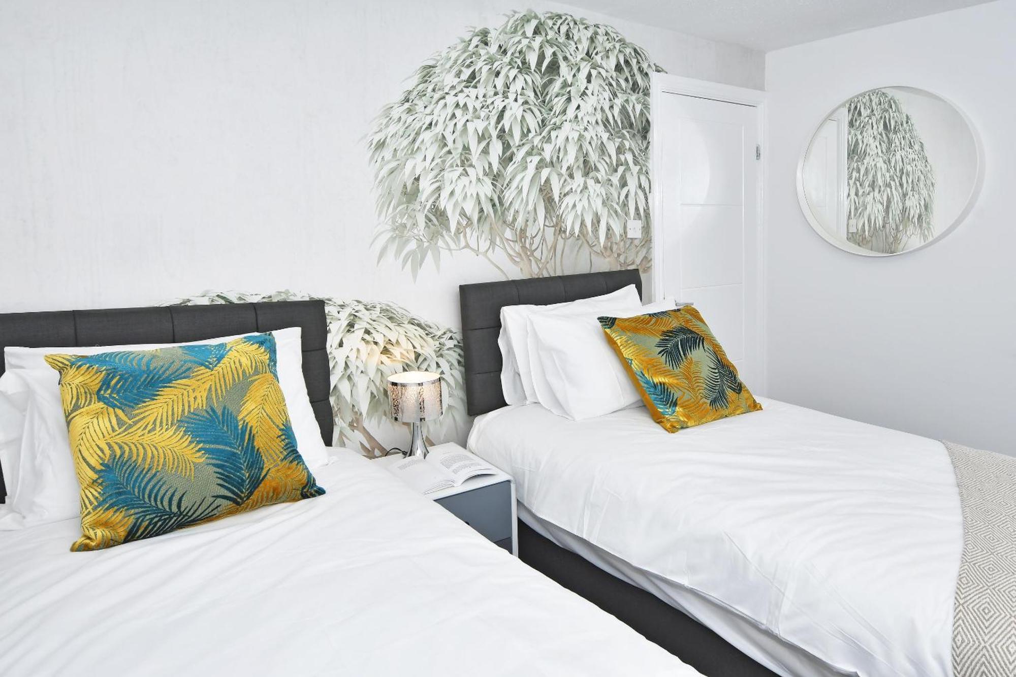 Townhouse @ Aboyne Close Бирмингам Екстериор снимка